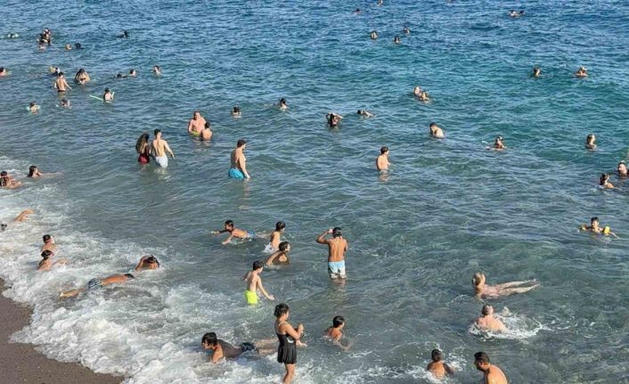 Bodrum’da adım atacak yer kalmadı, nüfus 800 bine ulaştı