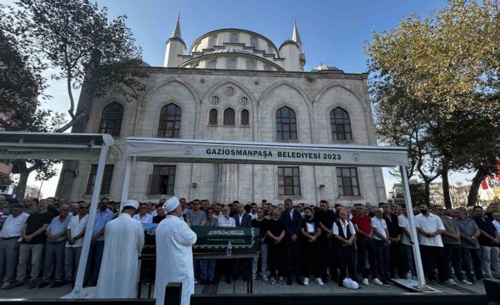 Boğaziçi Üniversitesi’nde öldürülen 15 yaşındaki Hilal son yolculuğuna uğurlandı