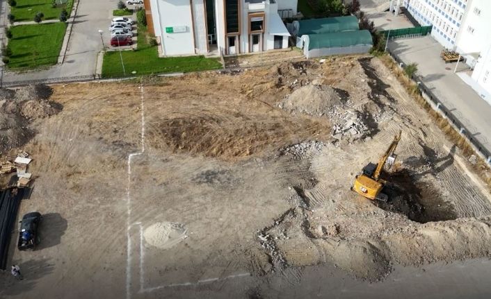 Bolu’da 200 kişilik spor salonu için ilk kazma vuruldu