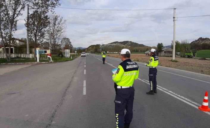 Bolu’da trafik denetimlerinde ceza yağdı: 6 milyon 897 bin 750 lira ceza