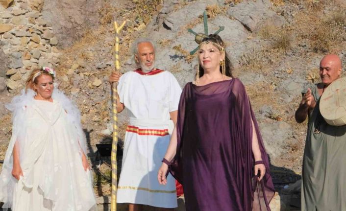 Bozcaada’da "Ozanın Günü ve Homeros Okuması" 24’üncü kez edebiyatseverlerle buluştu