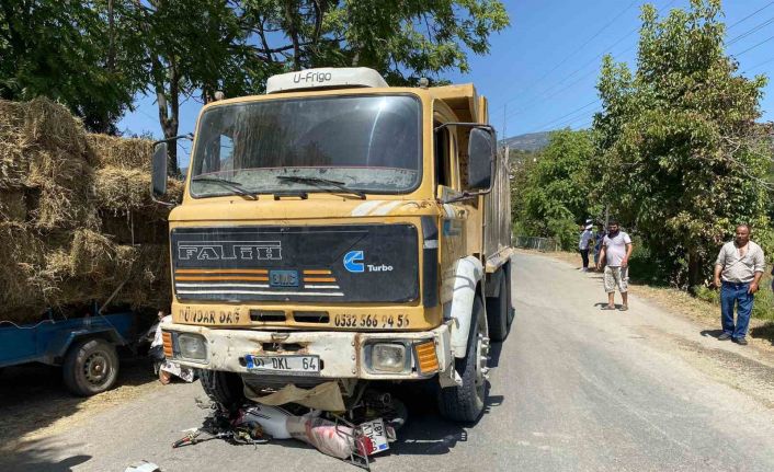 Bozdoğan’da kamyon ve motosiklet çarpıştı: 1 yaralı