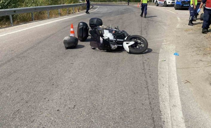 Bursa’da devrilen motosiklet bariyerlere çarptı: Baba öldü, kızı ağır yaralandı