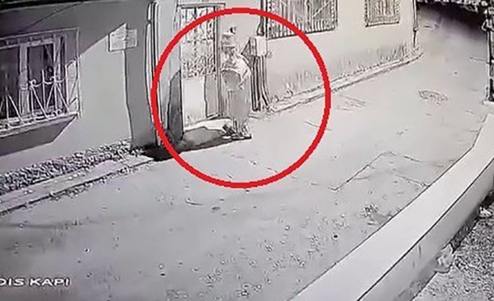 Bursa’da palyaço kıyafetli şahıs gözaltına alındı