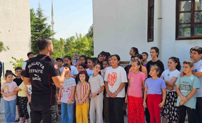 Büyükşehir belediyesi semt konakları öğrencilerine deprem ve yangın eğitimi verildi