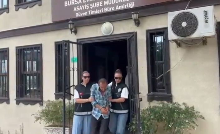 Cadde üzerindeki hırsızlık kamerada: Polis, o şüpheliye geçit vermedi