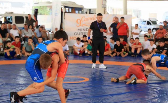 Çameli’nde 9. kez düzenlenen festivalde minikler minderde mücadele etti