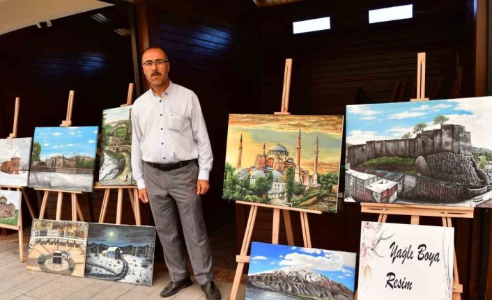 Cami imamından yağlı boya sergisi