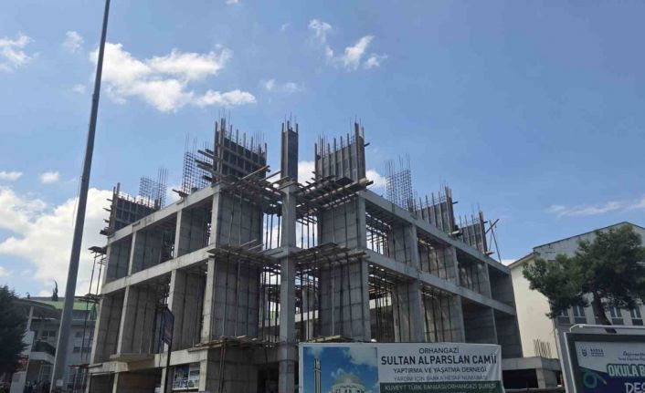 Cami inşaatından düşen işçi, hayatını kaybetti