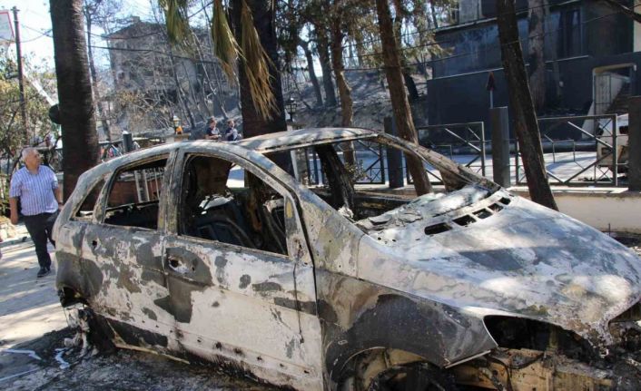 Çanakkale’de çıkan yangında evleri, araçları yandı, canlarını zor kurtardılar