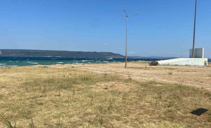 Çanakkale’de sahilde patlamamış top mermisi bulundu