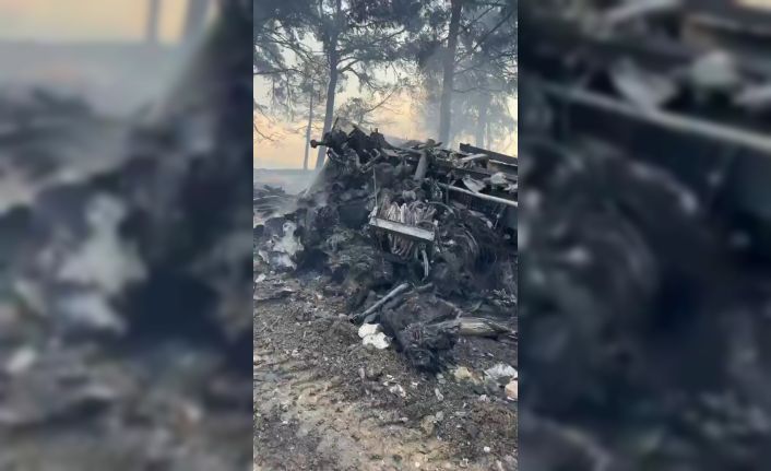 Çanakkale’de yanan itfaiye aracı hurdaya döndü