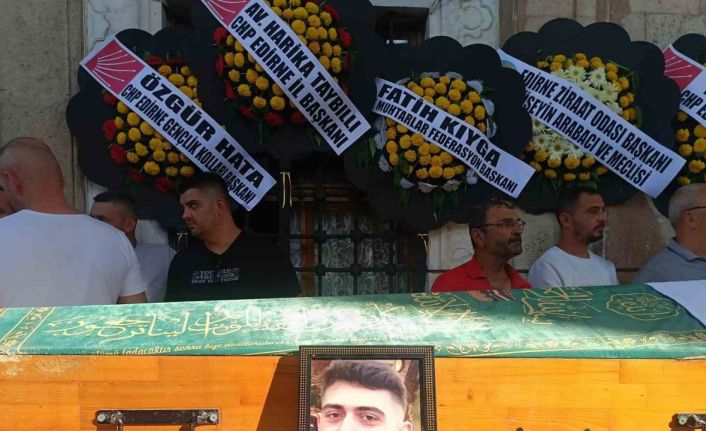 Çanakkale’deki kazada hayatını kaybeden iki genç Edirne’de toprağa verildi