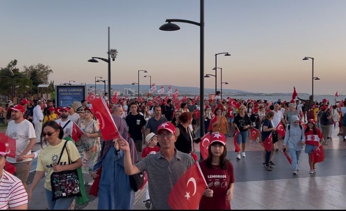 Çanakkaleliler 30 Ağustos Zafer Bayramı için yürüdü