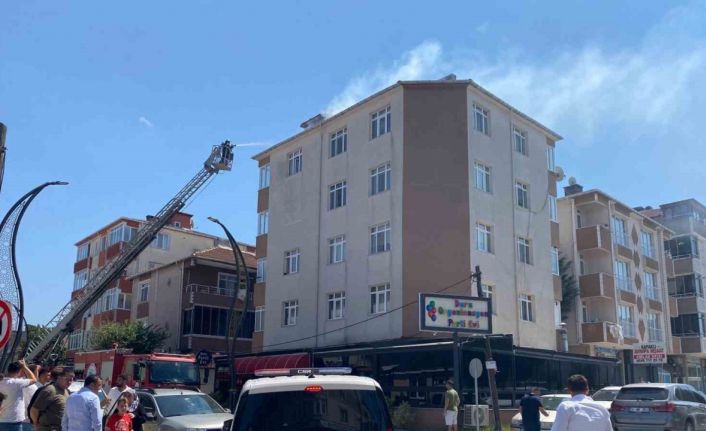 Çatı katında yapılan kaynak yangına neden oldu