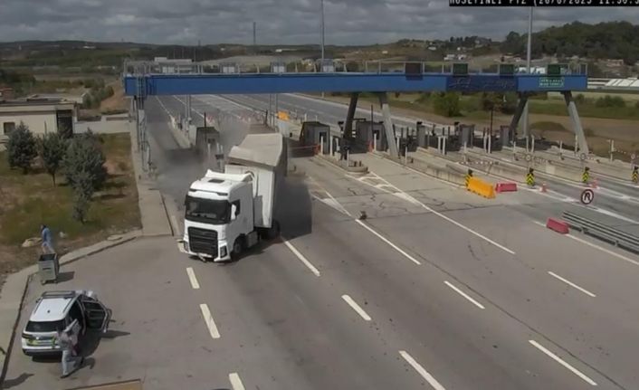 Çekmeköy’deki tır kazası güvenlik kamerasına yansıdı