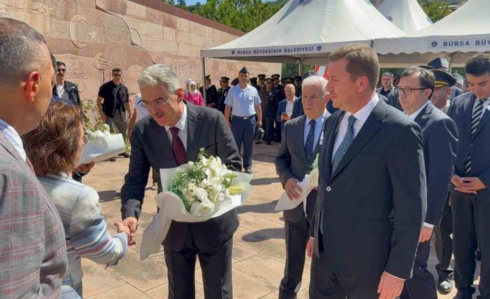 Celal Bayar kabri başında anıldı