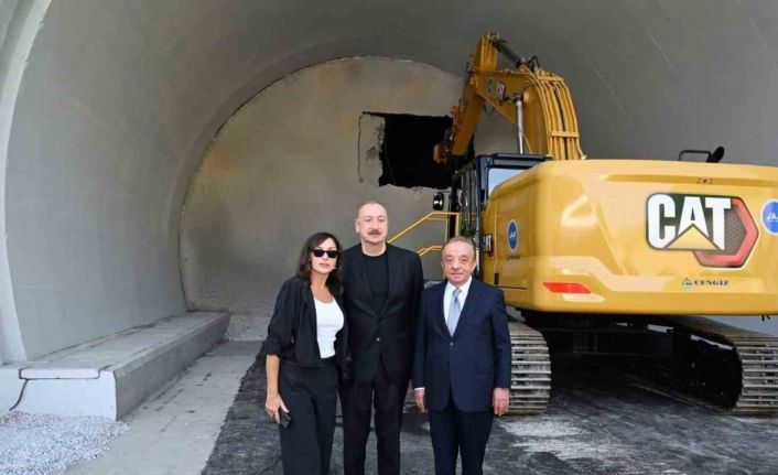 Cengiz İnşaat’ın yapımını üstlendiği Murovdağ Tüneli’nde ilk ışık göründü