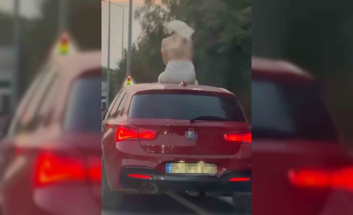 Çeşme’de otomobil sunroofunda twerk dansı adliyelik oldu