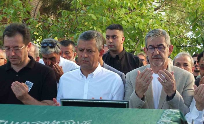 CHP Genel Başkanı Özel, Balıkesir’de cenaze törenine katıldı