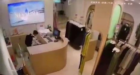 Çocuğun cep telefonu hırsızlığı kamerada