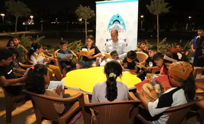 Çocuklar ve gençler gezici kütüphane etkinliğinde buluştu