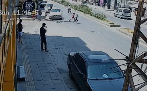 Çocuklara çarpıp birinin ölümüne neden olan motosikletli tutuklandı