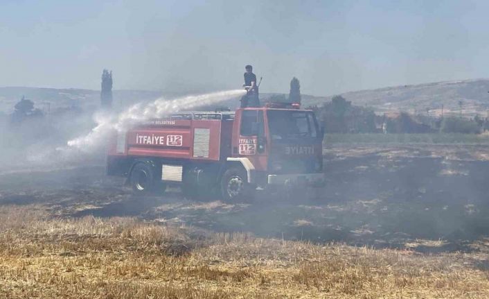 Çorum’da tarlada çıkan anız yangını söndürüldü