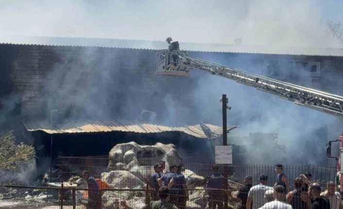 Darıca’da fabrika yangını: 3 işletme hasar aldı