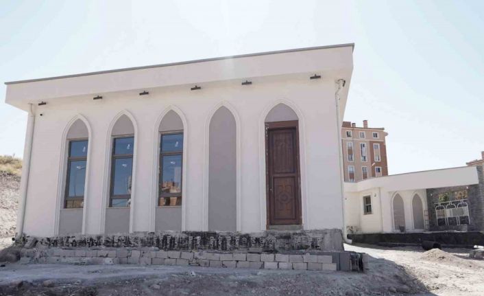 Demokrasi Mahallesi’nin butik camisi hızla tamamlanıyor