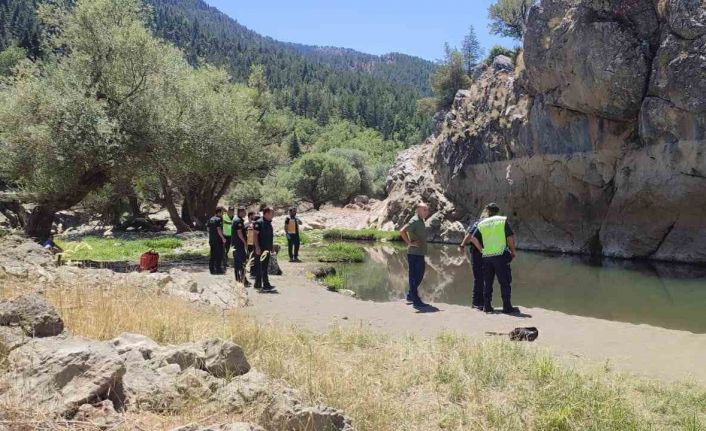 Deredeki girdabın yuttuğu kız kardeşlerin cansız bedenlerine ulaşıldı