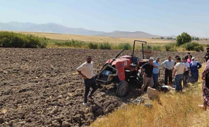 Devrilen traktörün altında kalan genç hayatını kaybetti