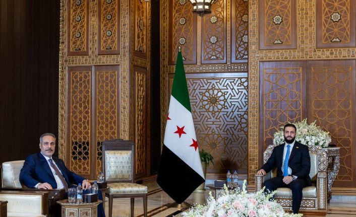 Dışişleri Bakanı Fidan, Suriye Cumhurbaşkanı Şara ile bir araya geldi