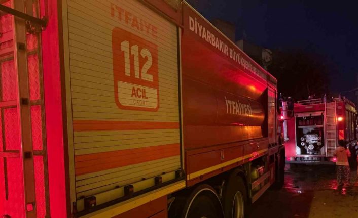 Diyarbakır’da bir evde patlama sonrası yangın çıktı: 1’i ağır 4 yaralı