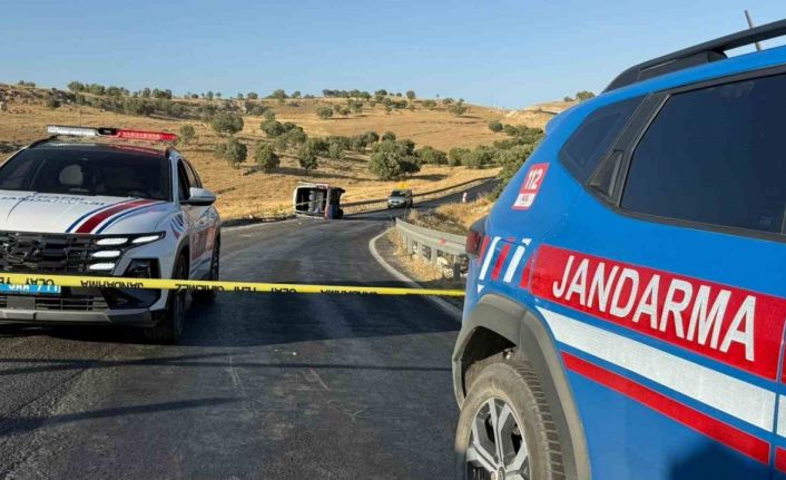 Diyarbakır’da kadınları taşıyan minibüs devrildi: 1 ölü, 15 yaralı