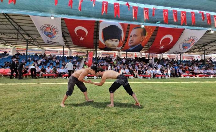 Doğan Uzun, 72. Zengibar Karakucak Güreşleri’nin başpehlivanı oldu