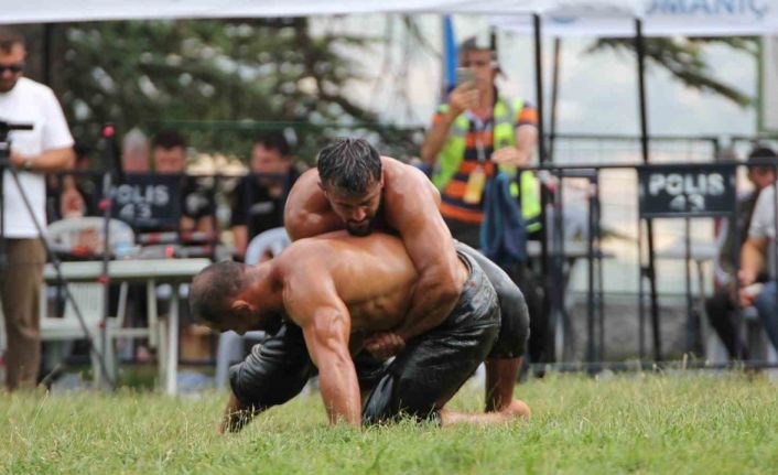 Domaniç’te 664. Yağlı Pehlivan Güreşleri büyük coşkuyla gerçekleşti