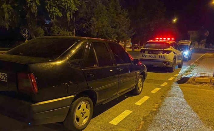 ‘Dur’ ihtarına uymayan ehliyetsiz sürücü yakalandı