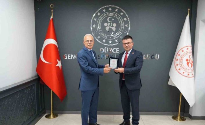 Düzce Gençlik ve Spor İl Müdürlüğü’nde devir teslim töreni gerçekleştirildi
