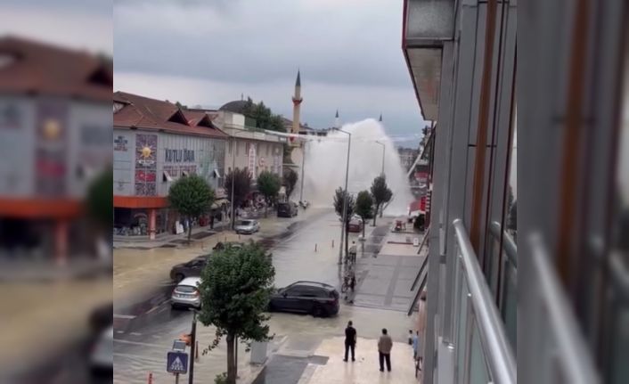 Düzce’de su borusu patladı: 5 metre su fışkırdı