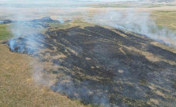 Eber Gölü’nden dumanlar yükseldi