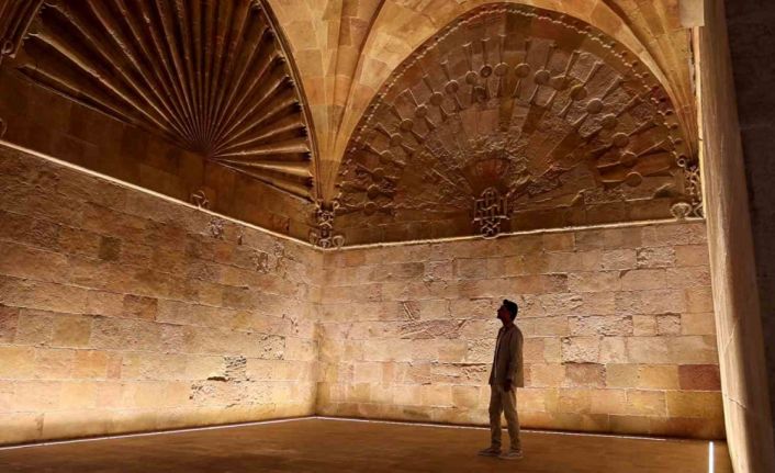 Ecdat ruh hastalıklarını 8 asır önce sesle tedavi ediyordu