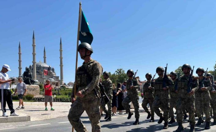 Edirne’de 30 Ağustos coşkusu: Mehmetçiğin zafer yürüyüşü dosta güven, düşmana korku saldı