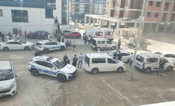 Edirne’de bir baba eşini ve oğlunu öldürüp intihara kalkıştı