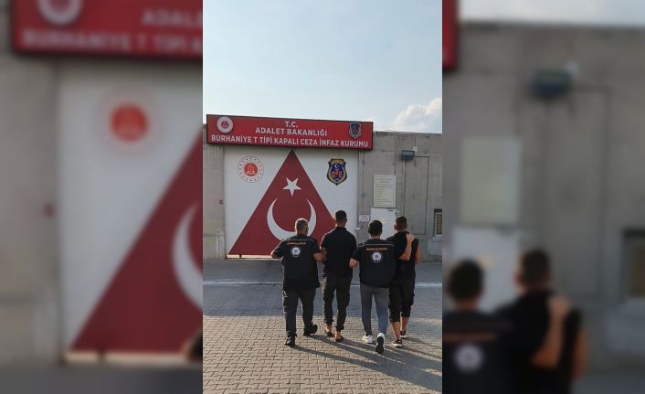 Edremit’te göçmen kaçakçılığı operasyonu: 2 tutuklama