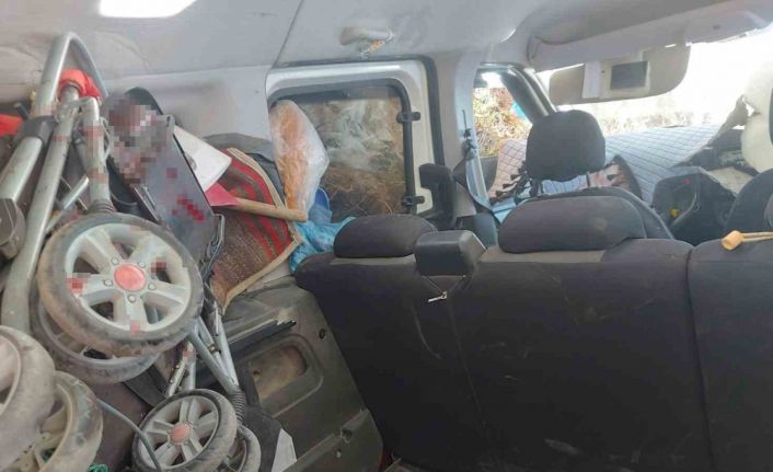 Ehliyetsiz genç kaza yaptı, araçtaki 3 kişi yaralandı