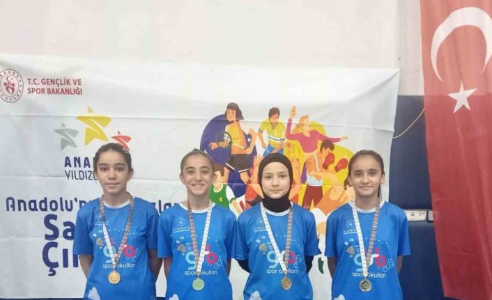 Elazığ badminton takımı büyük başarıya imza attı