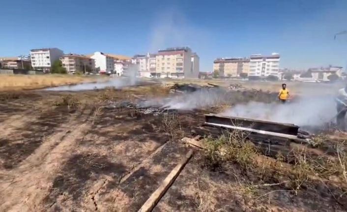 Elazığ’da çıkan yangın maddi hasara neden oldu