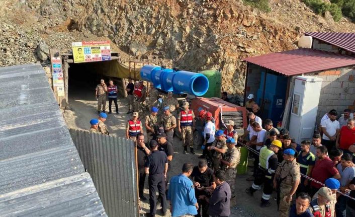 Elazığ’da göçük altında kalan işçinin cansız bedenine ulaşıldı