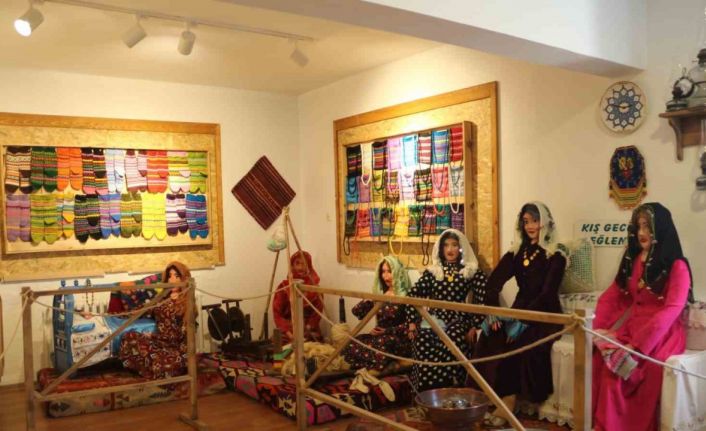 Emekli anaokulu öğretmeni kitre bebeklerden oluşan müze hayalini gerçekleştirdi